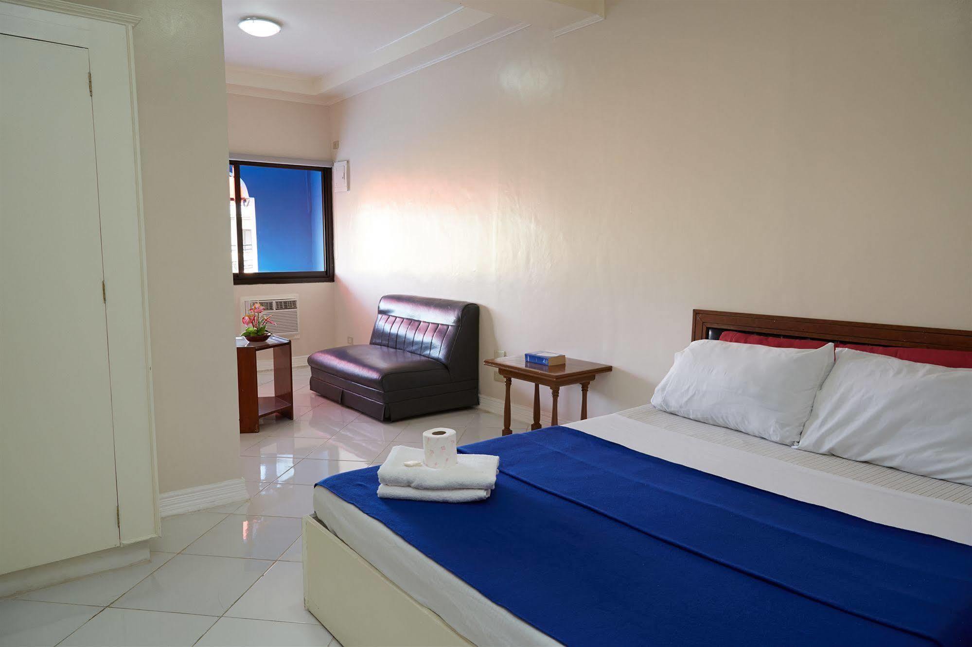 Hotel Saleh Angeles Exterior photo